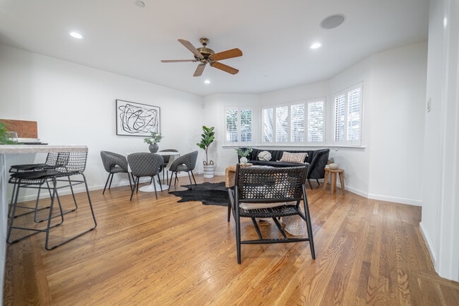 Building Photo - 2514 Alameda de las Pulgas