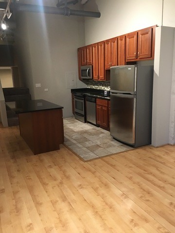 Foto del edificio - 1111 W Cornelia Ave