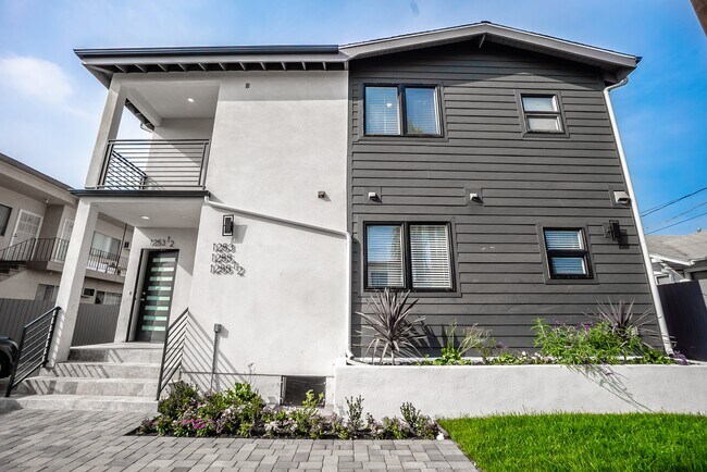 Foto del edificio - 1253 N Kingsley Dr
