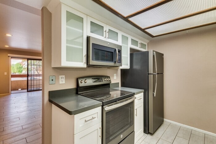 Primary Photo - 3131 W Cochise Dr