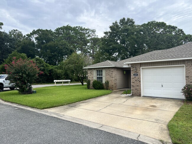 Foto del edificio - 1207 Chimera Ln