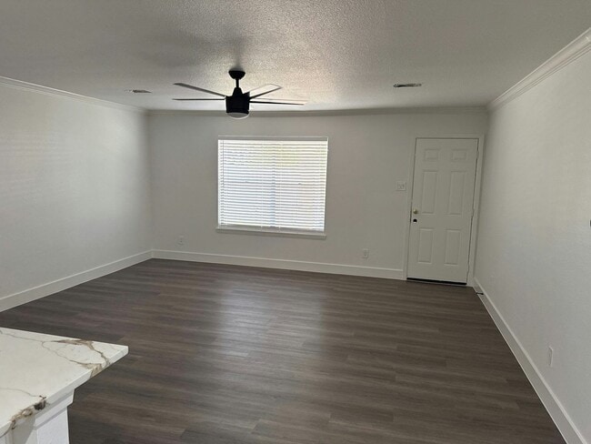 Building Photo - 4510 Bungalow Ln