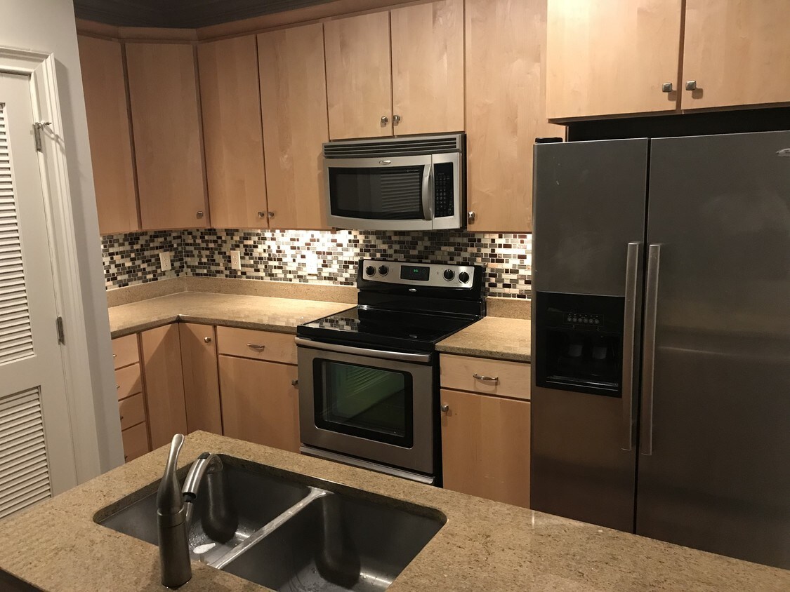 Kitchen - 1010 16th Ave S