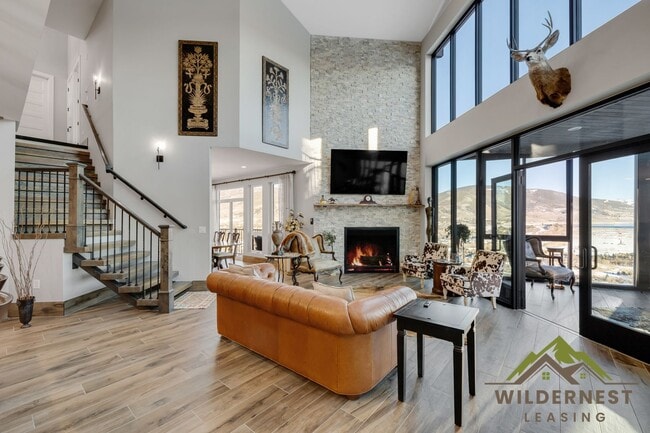 Foto del edificio - Stunning Luxury Mountain Home with Panoramic Views