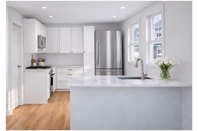 Building Photo - 19 Walnut St