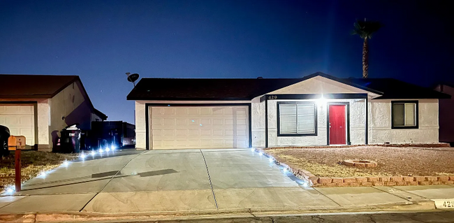 Foto del edificio - 429 Longtree Ave
