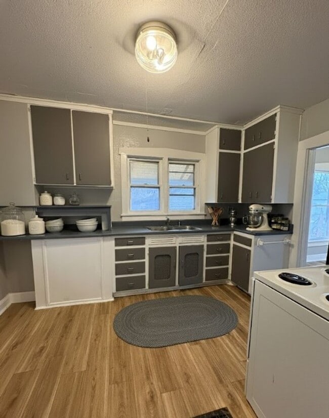 Building Photo - 1214 Englewood Ave