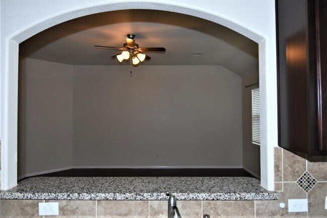 Building Photo - 5910 Carnaby Ln
