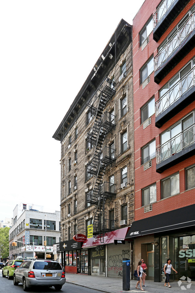 Building Photo - 188 Mulberry St