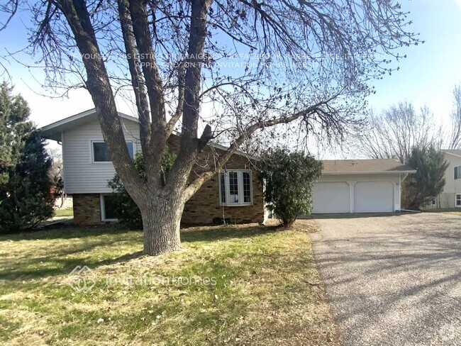 Building Photo - 7944 Idaho Cir N