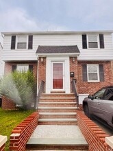 Building Photo - 47 Aqueduct Ave