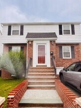 Building Photo - 47 Aqueduct Ave
