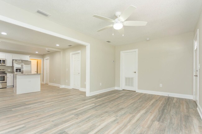 Building Photo - 3417 W Palmetto St