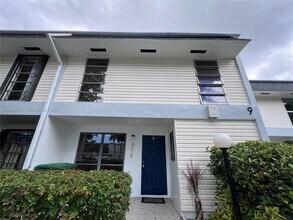 Building Photo - 2750 N 34th Ave
