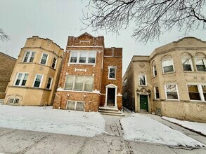 Building Photo - 5644 N Talman Ave