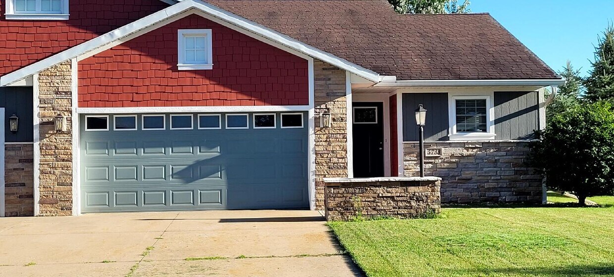 5733 Sandpiper Dr, Stevens Point, WI 54482 Townhome Rentals in