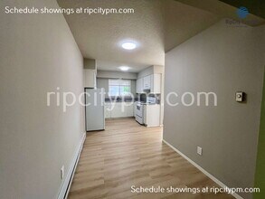 Building Photo - 21723 SE Alder Dr