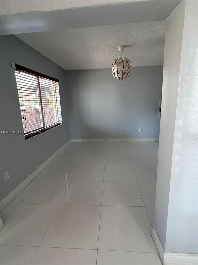 Foto del edificio - 10934 SW 146th Ave