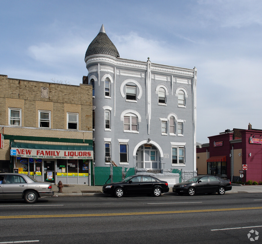 Building Photo - 1114-1116 Broad St