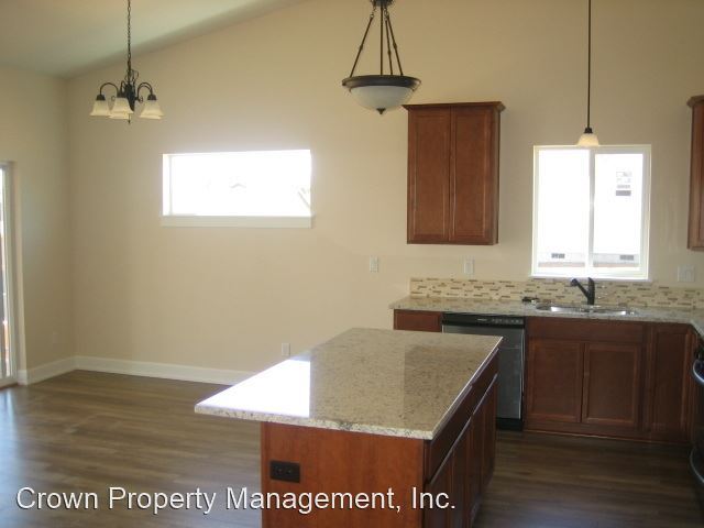 Foto del edificio - 3 br, 2 bath House - 547 NE Fern Ave