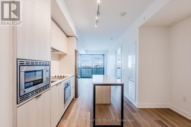 Building Photo - 3009 Novar Rd