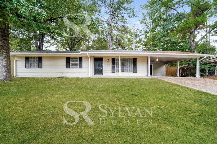 Primary Photo - Fall in love with this beautiful 3BR 1BA home