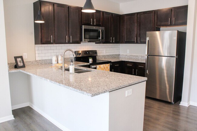 Foto del edificio - 3281 Redhawk St