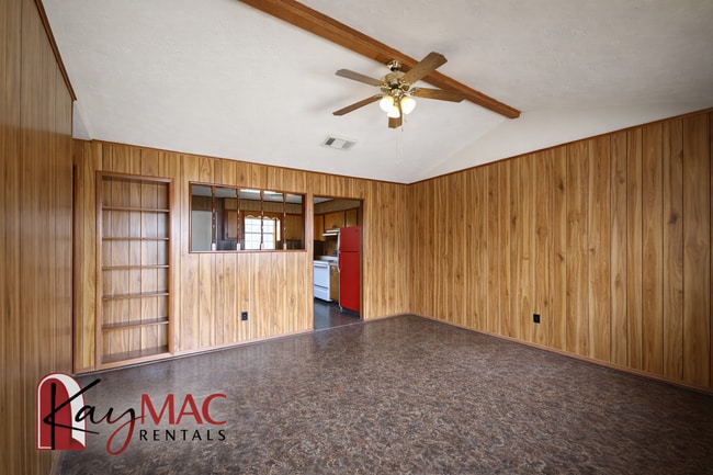 Building Photo - 1115 6th St