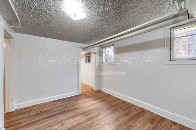 Foto del edificio - 1275 Detroit St