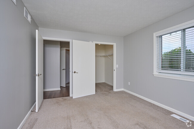 1 BR 1 BA - 788SF Bedroom - CenterPointe Apartments & Townhomes