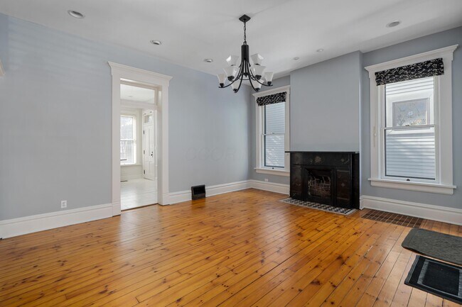 Foto del edificio - 281 Reinhard Ave