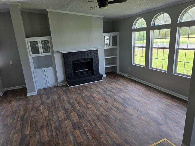 Building Photo - 1527 Haymount Rd