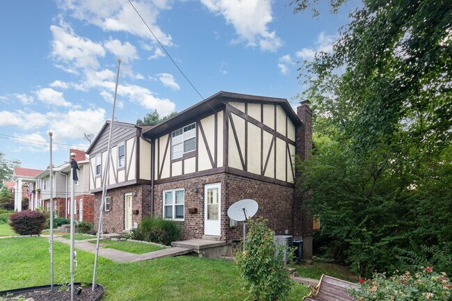 Foto del edificio - 4600-4606 Glenway Ave