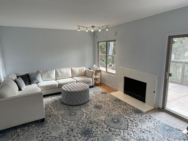 Building Photo - 5833 Menorca Dr
