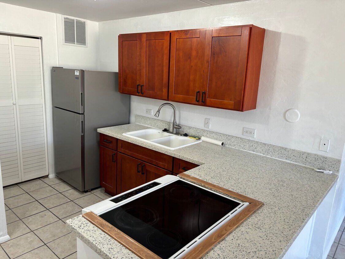 Foto principal - Harbor Lights 1-Bedroom – Pool, Courtyard, & Steps to Shopping