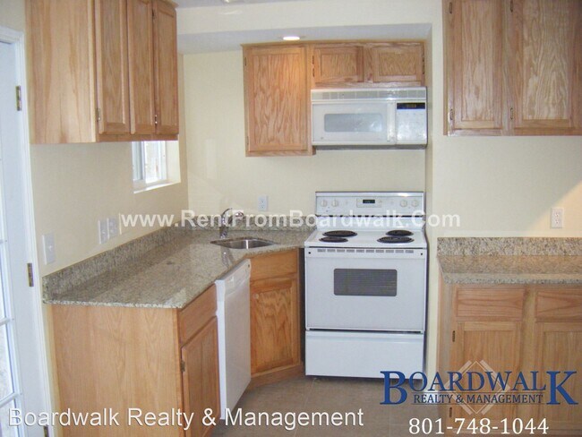 Building Photo - 2 br, 1 bath House - 2827 E. Bridgewater Dr.