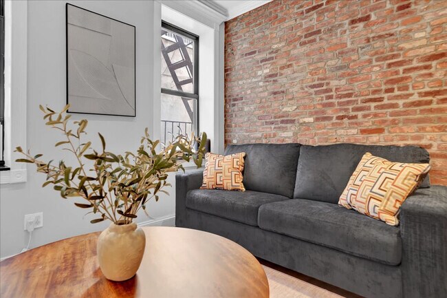 Foto del edificio - 346 E 18th St