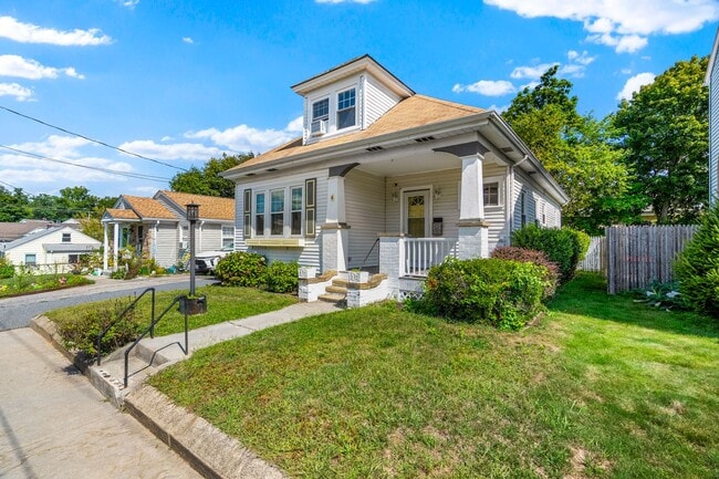 Foto del edificio - Bright & Comfortable North Providence Sing...