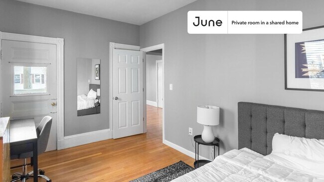 Foto del edificio - Room in Shared 5 bed/1 bath home