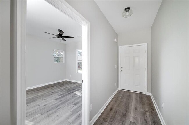 Foto del edificio - 944 Woodland Ave SE