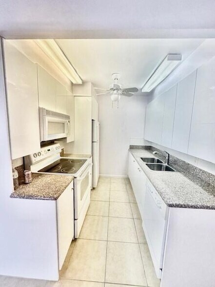 Foto del edificio - 2044 Exeter C