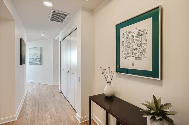 Building Photo - 60 E Monroe St