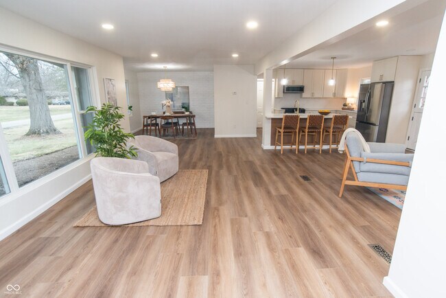 Foto del edificio - 6337 Cardinal Ln