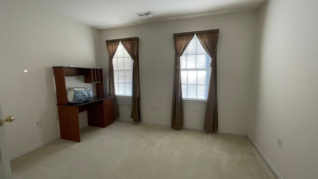 Building Photo - 10112 Grand Oaks Dr