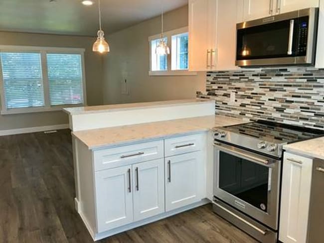 Building Photo - Beautifully remodeled DuPont 2 bedroom 2 bath house with A/C