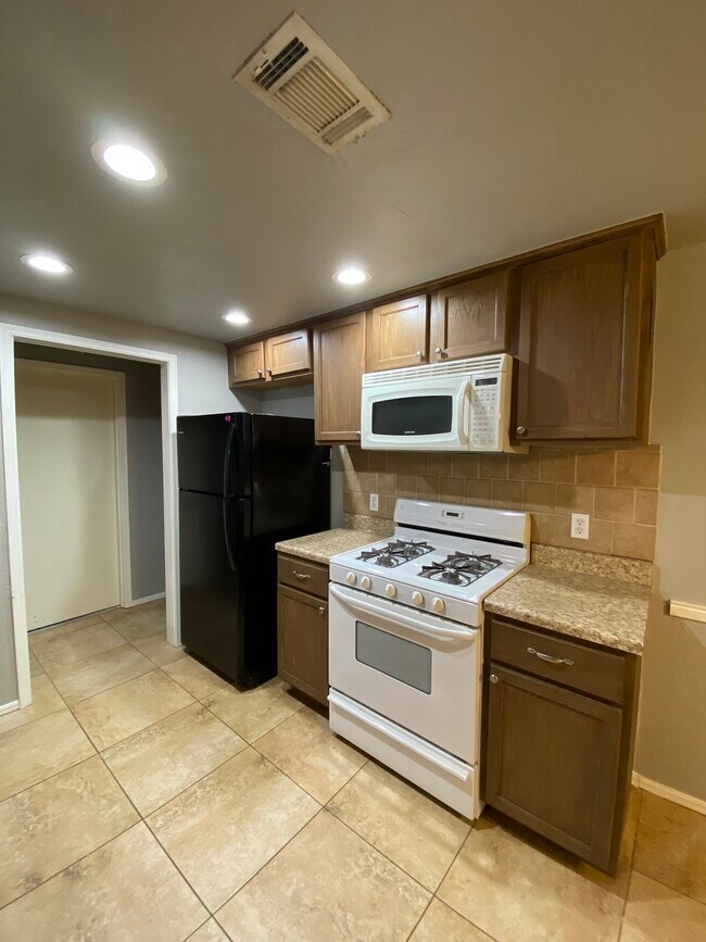 Foto del edificio - 8309 S Brookline Ave