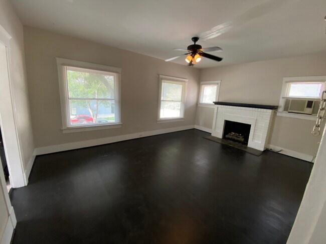 Building Photo - 514 Branard St