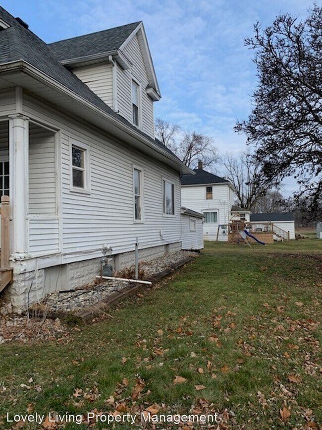 Building Photo - 3 br, 2 bath House - 602 S. Cedar St.