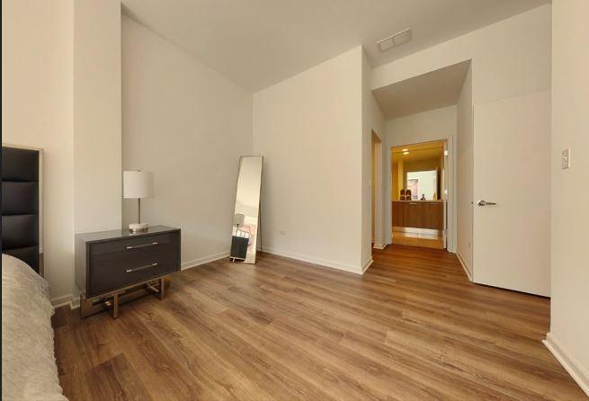 Primary Photo - 3 bedroom in Chicago IL 60616