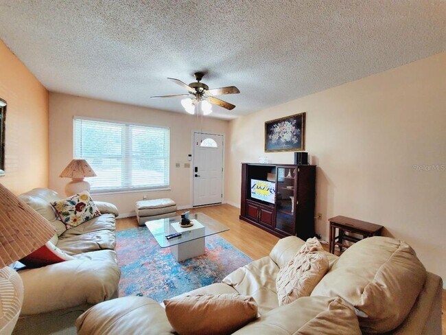 Foto del edificio - 8724 Cobbler Pl